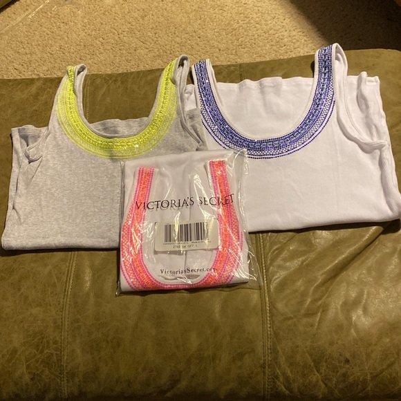 (3) Victoria’s Secret The Tee Shop Embroidered Tank Tops Sz L - Picture 6 of 8